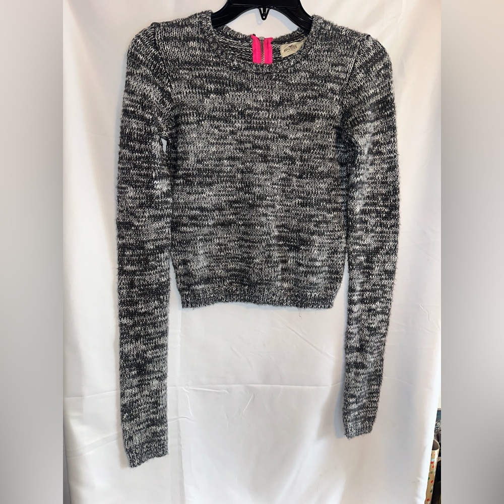 Hollister Marled Black and White Sweater